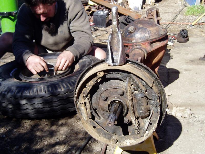The passenger side hub finally came off, a week after the driver side (1/22/2006). It took 2 guys (Jet and Bugs) holding the whe
