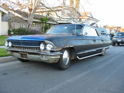 This pic was taken before the wonderful Huntington Beach policia ticketed me for running the 390 through straight pipes....