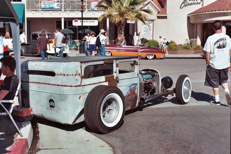 Courtesy carsbarsguitars.com
How they got this angle without the disco truck parked in the way, I don't know.