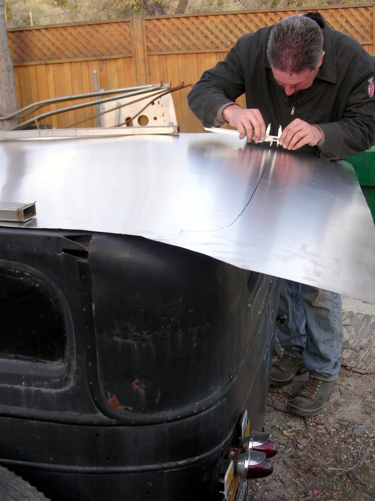 Layout of the body curve offset. Tricky blending the sharper edge curves into the straight sides.