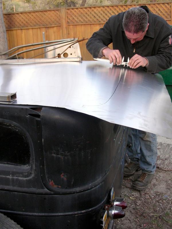 Layout of the body curve offset. Tricky blending the sharper edge curves into the straight sides.