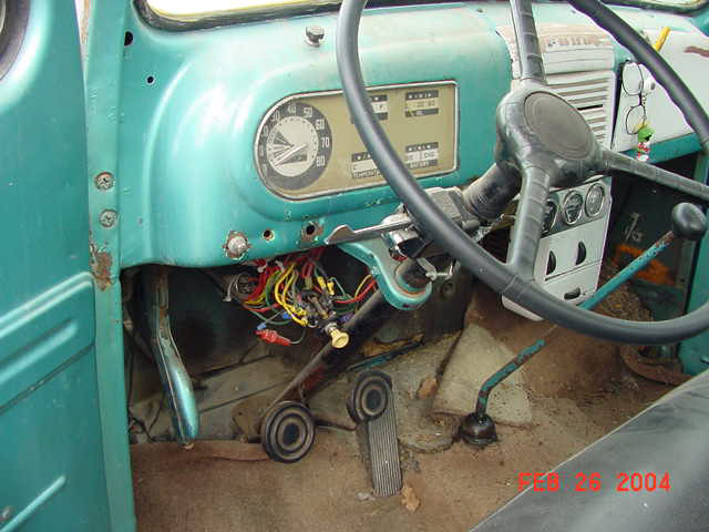 Steering_wheel_and_dash.jpg