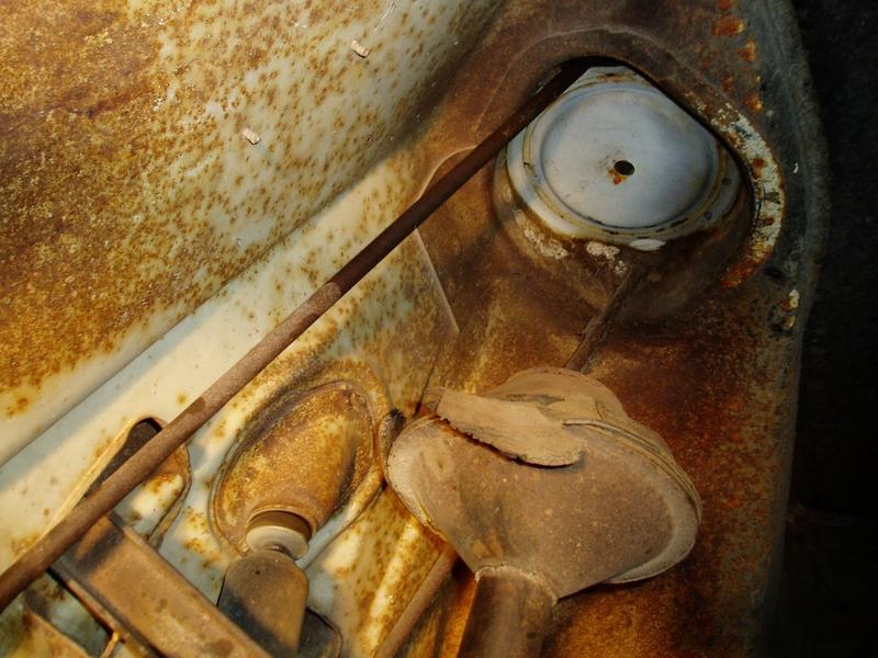 Sunday 1-20-2008. Front wheel well minus the spring and body support struts.