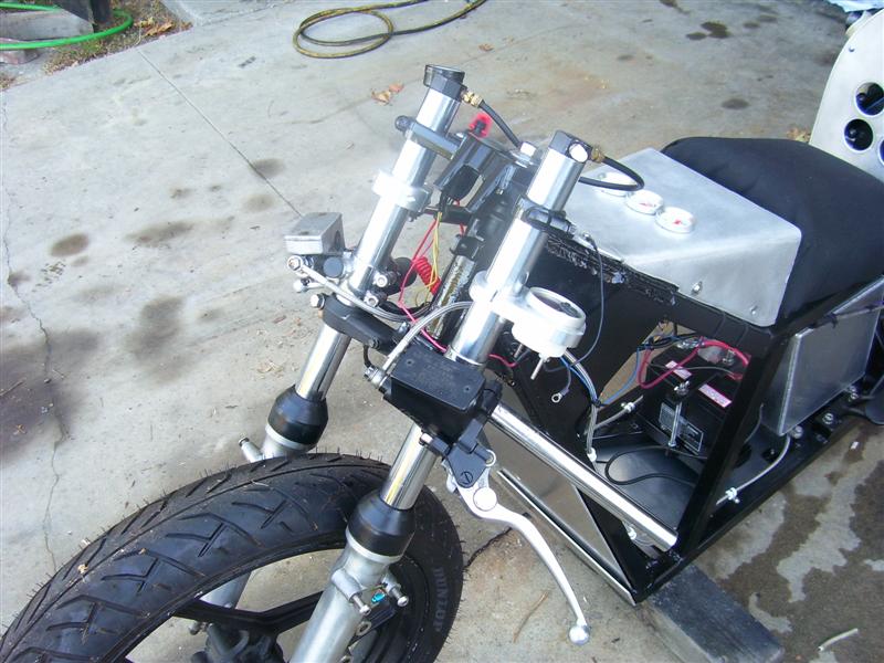 Air forks & an SW Ultra-Shift tach.