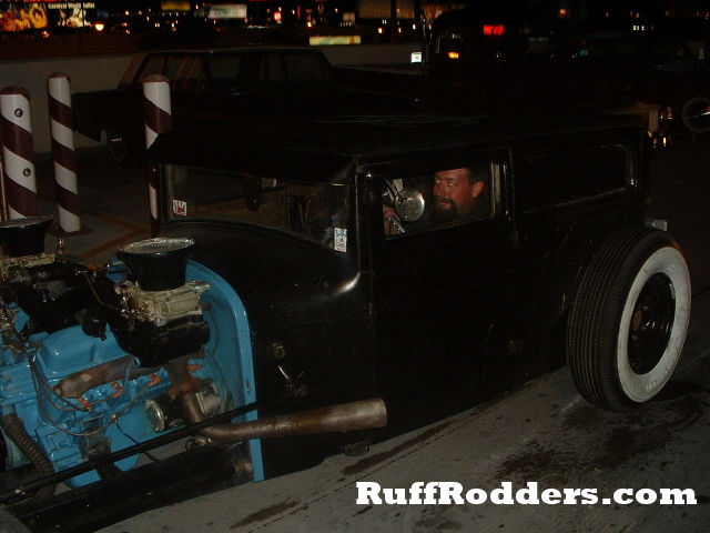 Work finally finished.
Time to saddle up the Gold Coast parking lot.