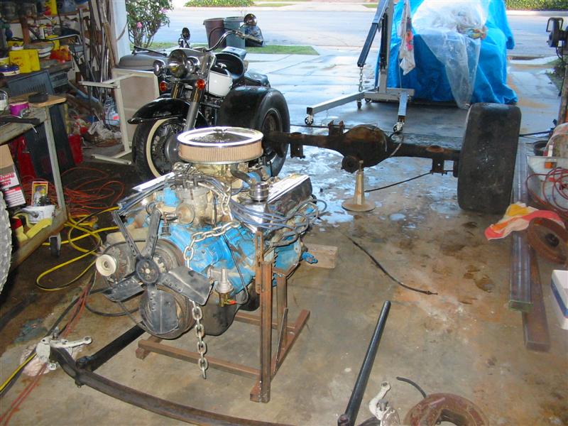 Ford 9" limited slip. Ooops, peg-leg.