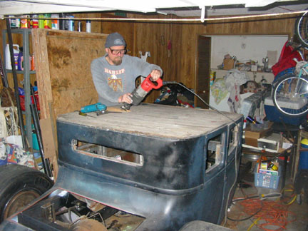 Cutting the top. Two sheets of plywood, totals 1 1/8" thick.